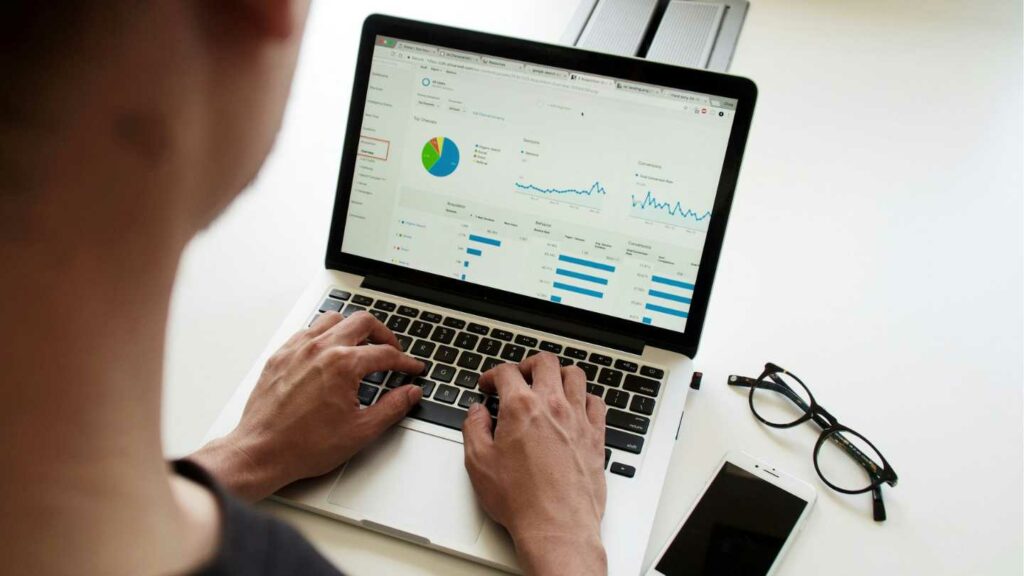 Scaling Your South African Business: 7 Ways How Accounting Services Can Help You Manage Growth - Image 1