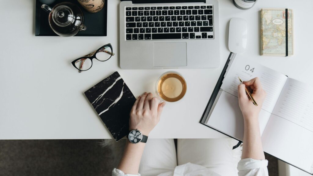 Holiday Cash Flow and 2026 Vision | Managing Year-End Payroll and Setting Next Year's Budget - Featured Image